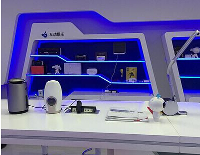 加盟極客未來智能體驗(yàn)店 科技創(chuàng)造財(cái)富的機(jī)會(huì)